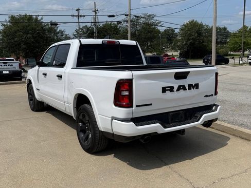 Used 2025 RAM 1500 Big Horn AWD/4WD image 9