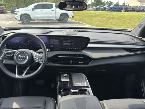 Used 2025 Buick Enclave Preferred image 14