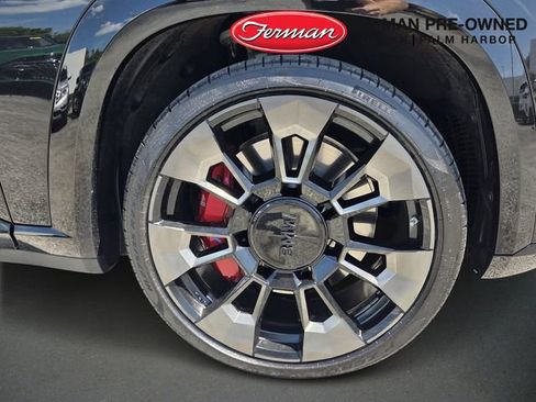 Used 2023 BMW XM w/ M Driver's Package image 9