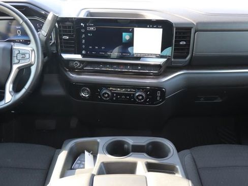 Used 2023 Chevrolet Silverado 1500 LT image 24