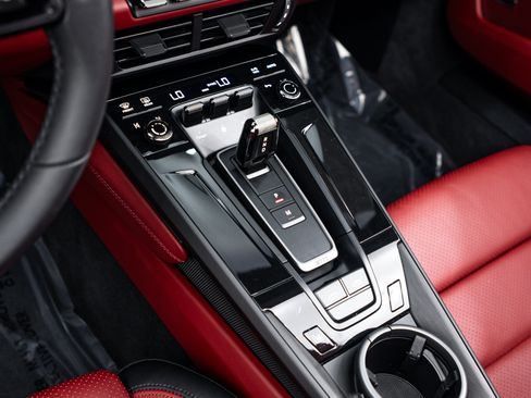 Certified 2025 Porsche 911 Targa 4 GTS AWD/4WD image 17