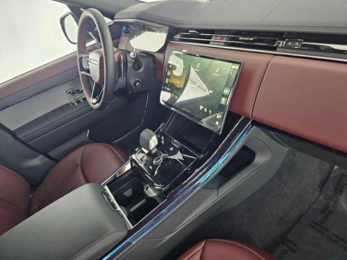 New 2026 Land Rover Range Rover Sport Dynamic SE image 11
