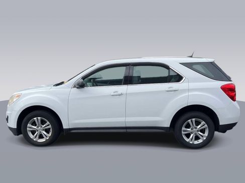 Used 2011 Chevrolet Equinox LS FWD image 2