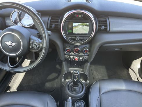 Used 2020 MINI Cooper 2-Door Hardtop image 18