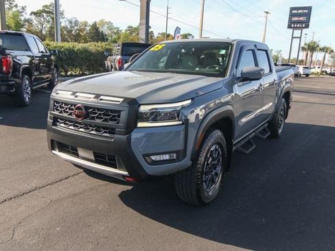 Used 2025 Nissan Frontier PRO-4X image 3