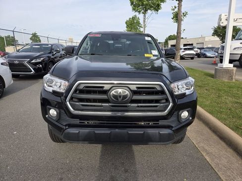 Used 2018 Toyota Tacoma SR5 RWD image 2