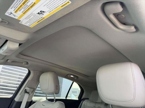 Used 2023 Cadillac XT4 Luxury w/ Cold Weather Package AWD/4WD image 23
