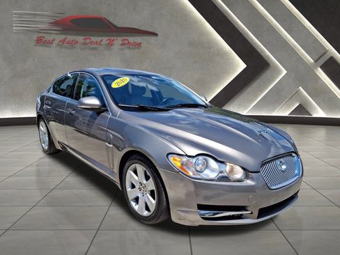 Used 2010 Jaguar XF Luxury RWD image 2
