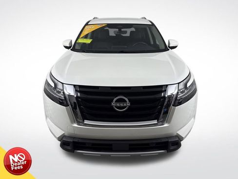 Used 2023 Nissan Pathfinder SL image 9