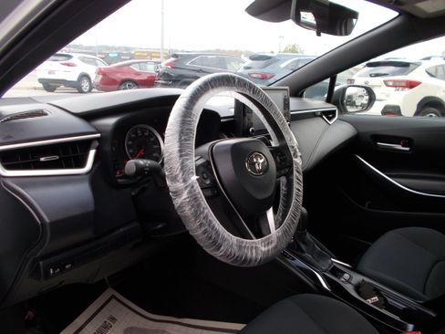 Used 2022 Toyota Corolla SE FWD image 11