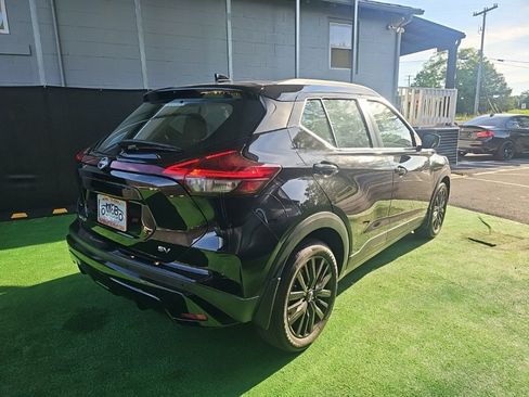 Used 2022 Nissan Kicks SV FWD image 4