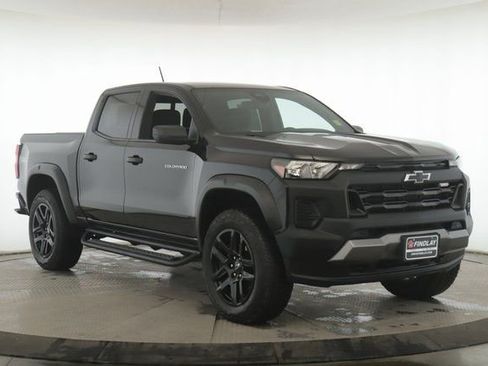 Used 2024 Chevrolet Colorado Trail Boss w/ Advanced Trailering Package image 2