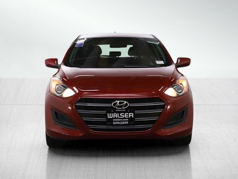 Used 2017 Hyundai Elantra GT image 8