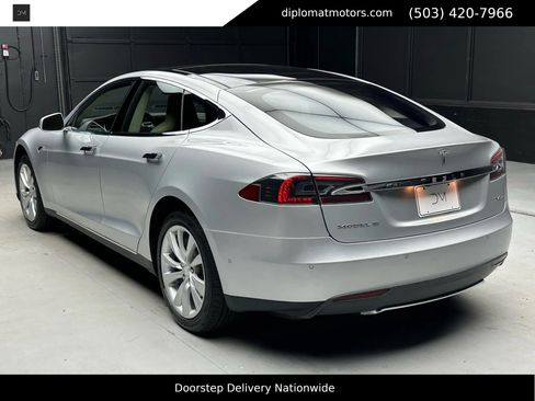 Used 2015 Tesla Model S P85D image 5