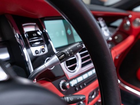 Used 2017 Rolls-Royce Dawn RWD image 48