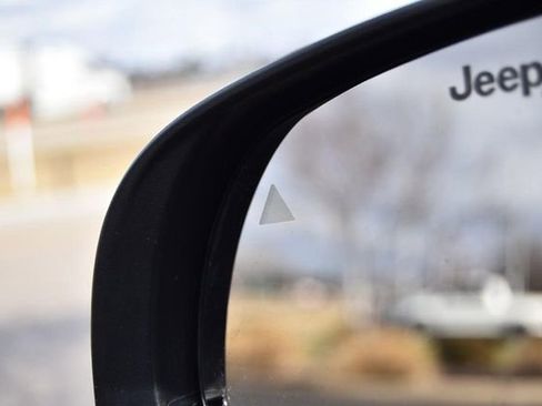 Used 2022 Jeep Compass Latitude w/ Sun and Sound Group image 11