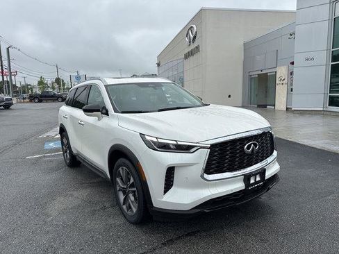 Certified 2025 INFINITI QX60 Luxe image 9
