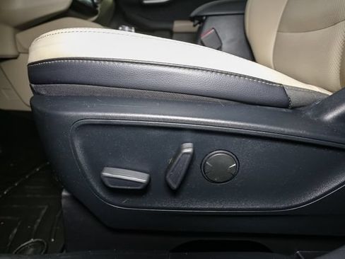 Used 2020 Ford Escape SEL AWD/4WD image 39