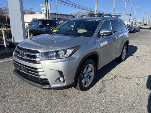 Used 2019 Toyota Highlander Limited image 7