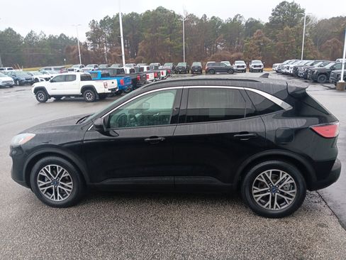 Used 2020 Ford Escape SEL image 2