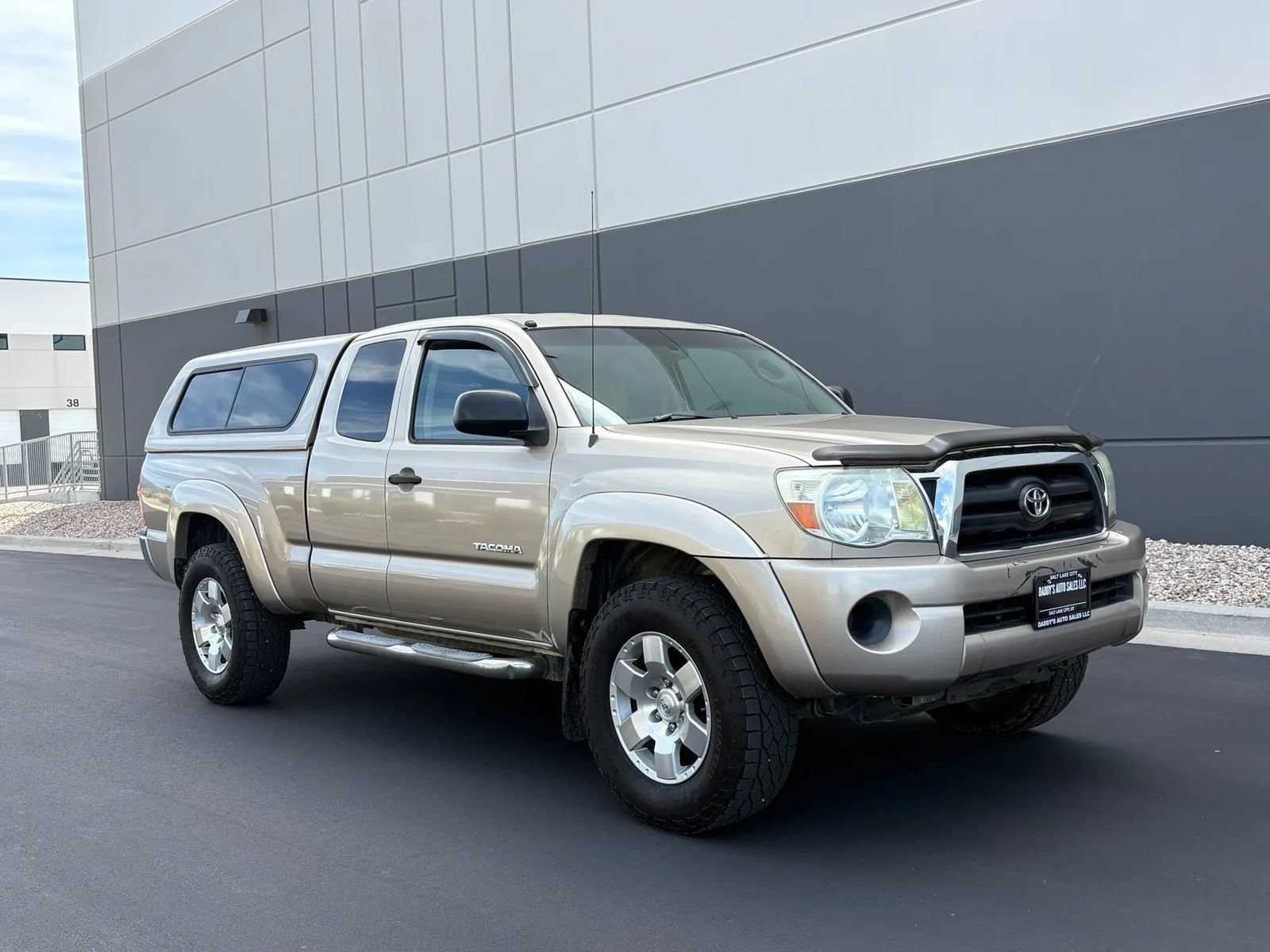 Used 2005 Toyota Tacoma 4x4 Access Cab w/ SR5 Pkg #2 image 7