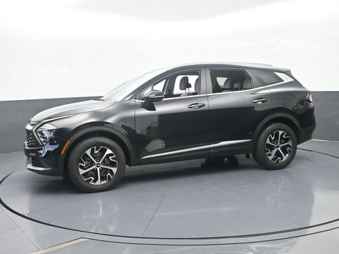 Used 2024 Kia Sportage EX AWD/4WD image 2