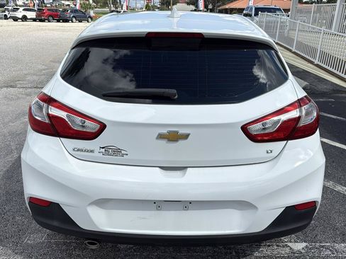 Used 2017 Chevrolet Cruze LT w/ Convenience Package FWD image 4