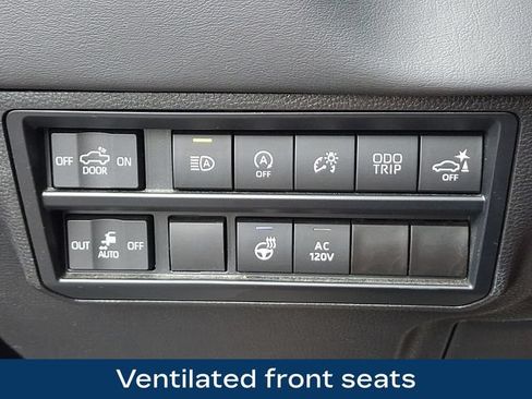 Used 2024 Toyota Tundra Platinum AWD/4WD image 9