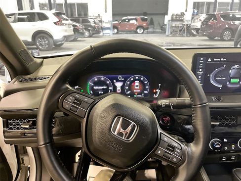 Used 2023 Honda Accord Sport image 25
