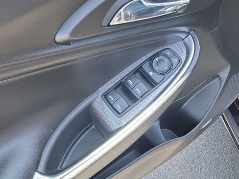 Used 2018 Chevrolet Malibu LT w/ Leather Package FWD image 22