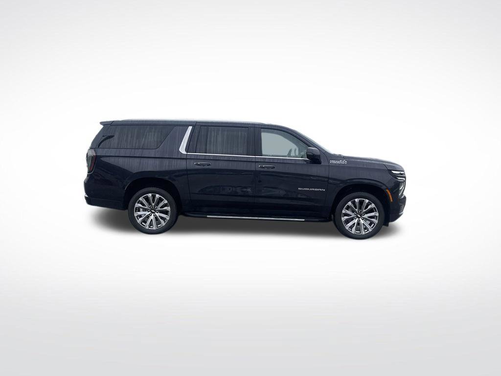 Used 2025 Chevrolet Suburban High Country AWD/4WD image 6