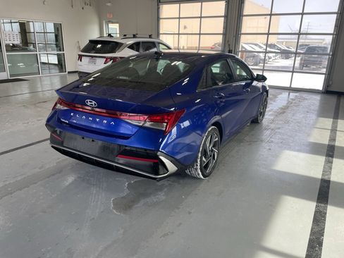Certified 2025 Hyundai Elantra SEL image 5