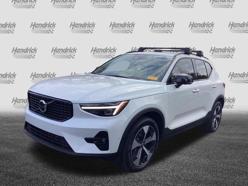 Certified 2026 Volvo XC40 B5 Plus w/ Protection Package Premier AWD/4WD image 9
