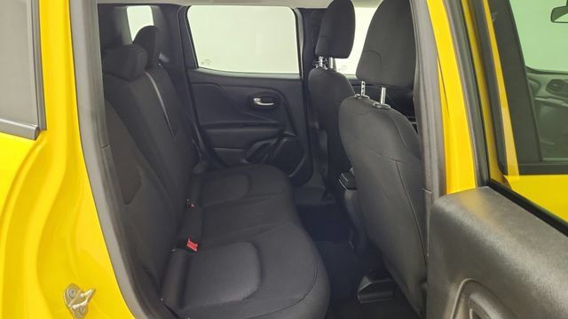 Used 2023 Jeep Renegade Latitude AWD/4WD image 30