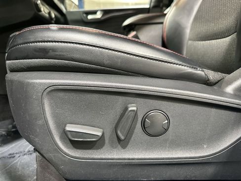 Used 2025 Ford Escape ST-Line image 14