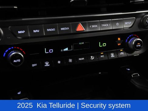 Used 2025 Kia Telluride S FWD image 22