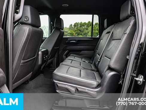 Used 2025 Chevrolet Suburban Z71 AWD/4WD image 19
