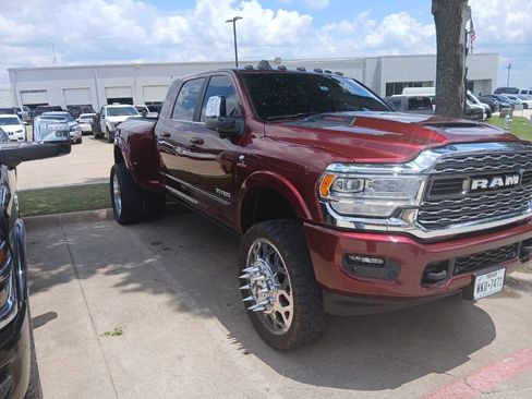 Used 2023 RAM 3500 Limited AWD/4WD image 3