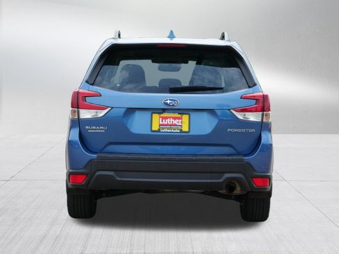Used 2019 Subaru Forester Premium AWD/4WD image 6