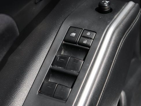 Used 2022 Toyota Highlander LE image 18