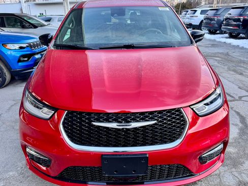 New 2026 Chrysler Pacifica Select image 7