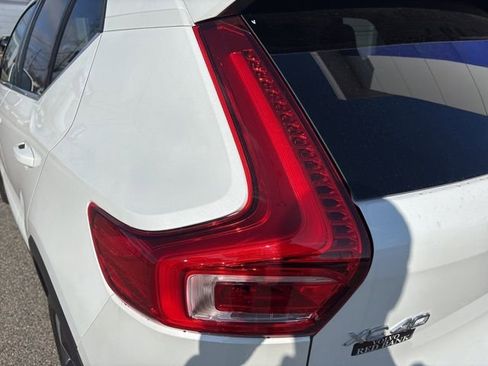 Used 2025 Volvo XC40 B5 Plus AWD/4WD image 11