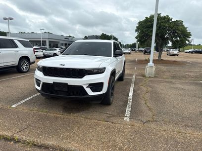 Used 2024 Jeep Grand Cherokee Altitude