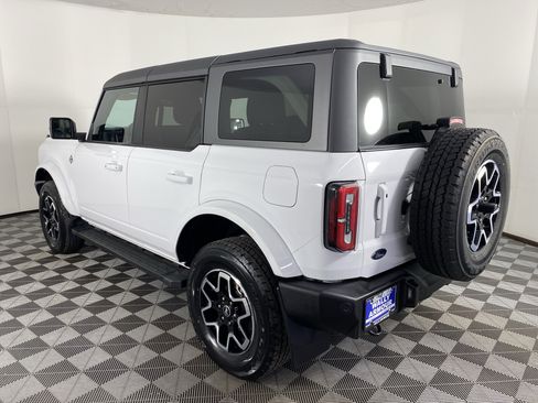 Used 2023 Ford Bronco Outer Banks image 10