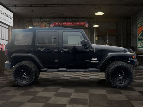 Used 2015 Jeep Wrangler Unlimited Sahara w/ Trailer Tow Group image 8