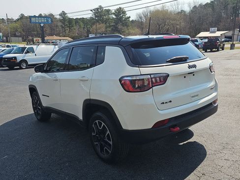 Used 2019 Jeep Compass Trailhawk image 5