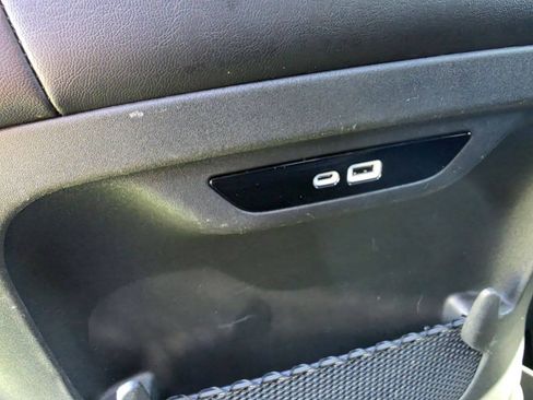 Used 2025 Chrysler Pacifica Select FWD image 11