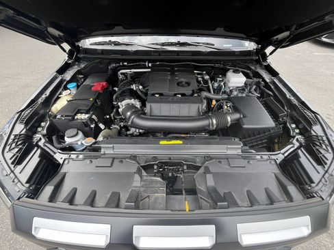 Used 2026 Nissan Frontier PRO-4X AWD/4WD image 27