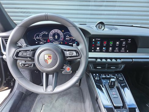 Used 2025 Porsche 911 Carrera image 9