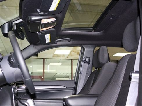 Used 2021 Jeep Grand Cherokee Laredo image 20